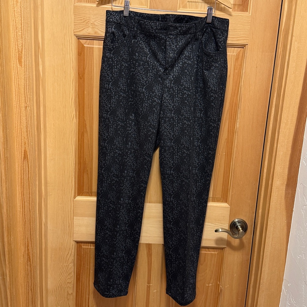 Chico's Black and Gray Patterned Pants